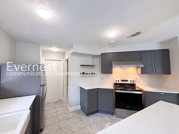 1334 Willersley Ln — Photo 6