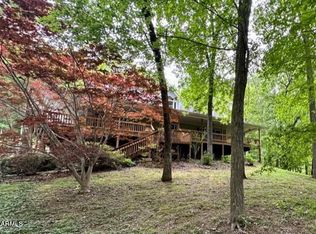 430 Whitaker Hollow Rd, Rocky Top, TN 37769