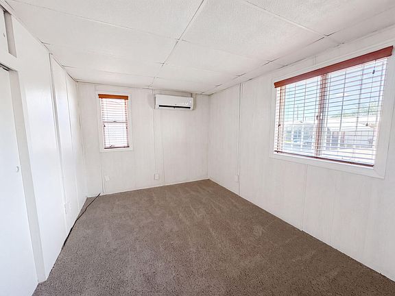 4th image of 1758 39th St
