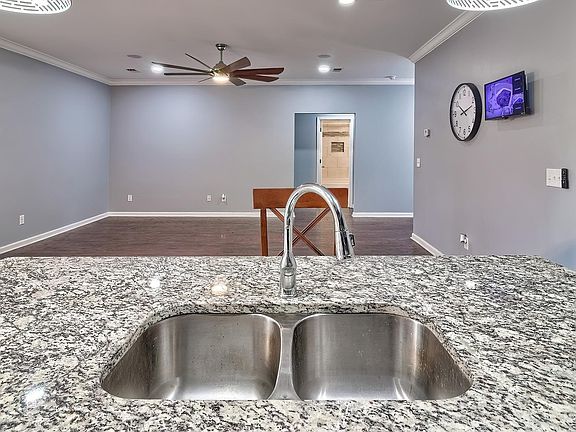 5th image of 1549 Brentwood Dr