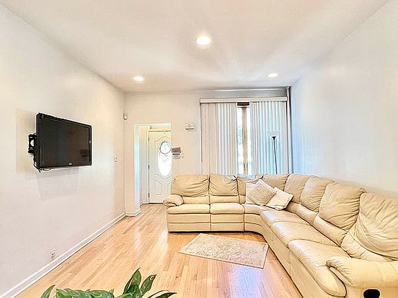4th image of 1210 77th St #1
