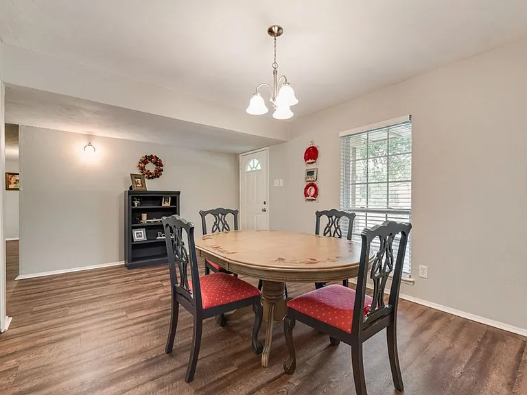 5801 Redwood Ln — Photo 8