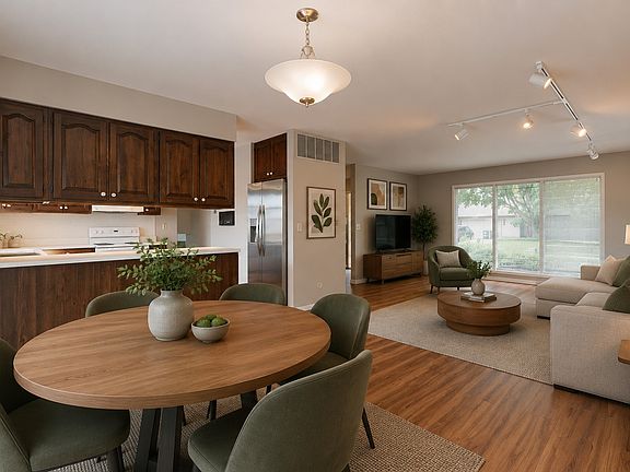 3rd image of 408 Park Lane Dr