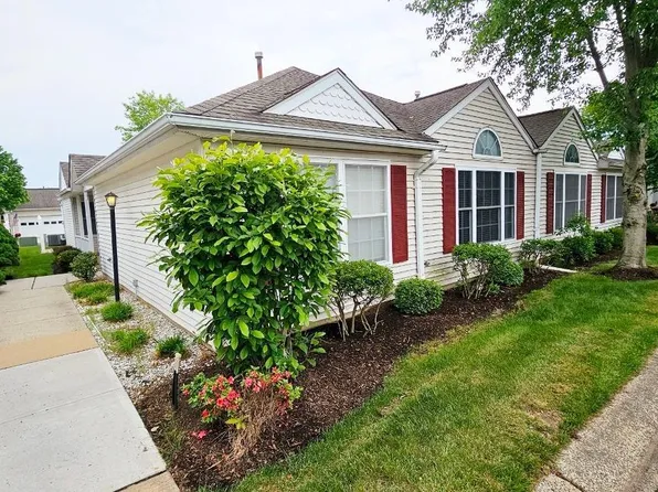 143 Blackbird Dr, Monroe Township, NJ 08831