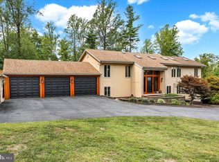 308 Foxcroft Ln, Robesonia, PA 19551