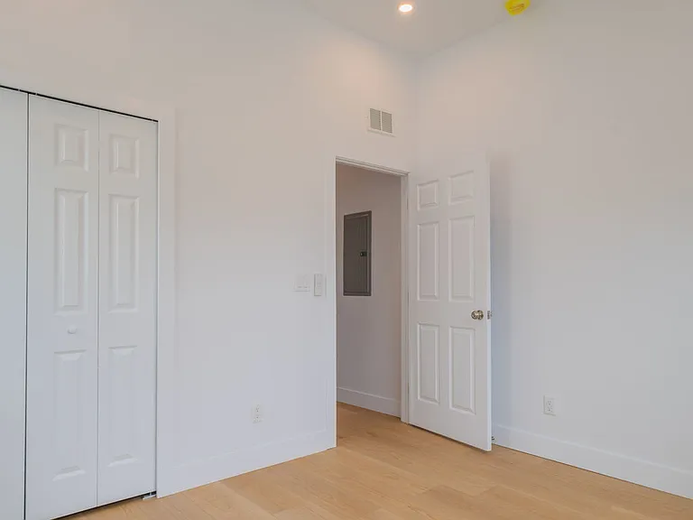 2401 10th Ave S #1 — Photo 14