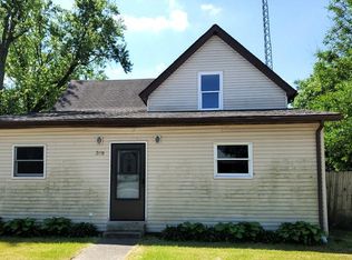 309 E Main St, Medaryville, IN