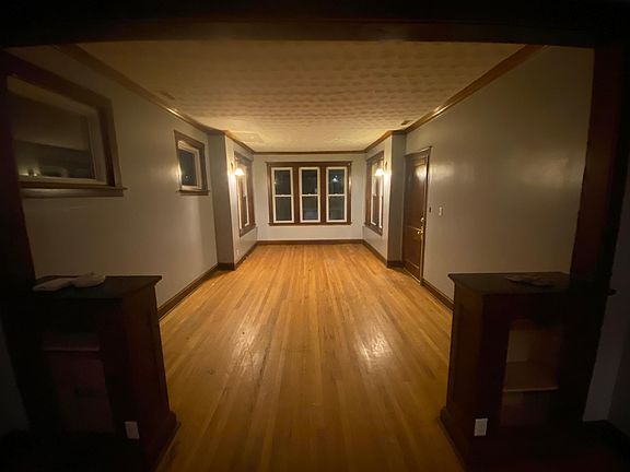4th image of 6915 S Talman Ave #2