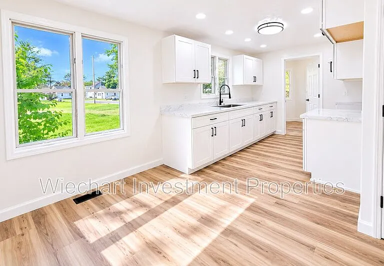 725 W Williams Ave — Photo 5