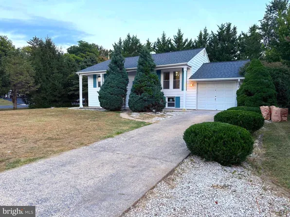 1424 Outer Dr, Hagerstown, MD 21742