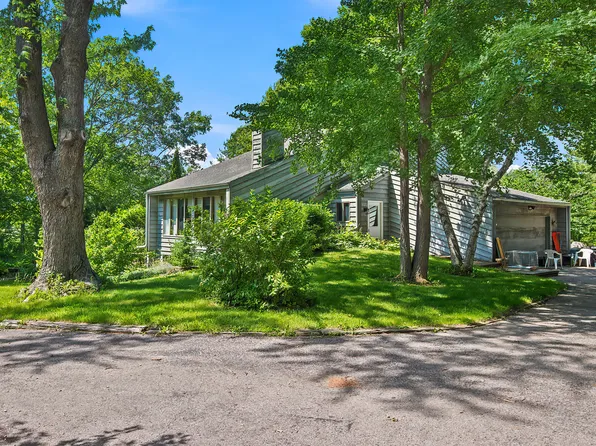 27050 W Wilmot Rd, Antioch, IL 60002
