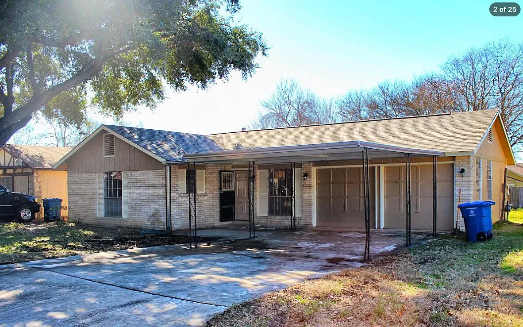 3 bed, 2.0 bath, 1404 sqft, $1,300 — Photo 1