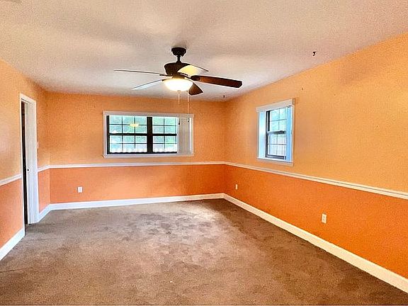 3rd image of 723 Mary Ave