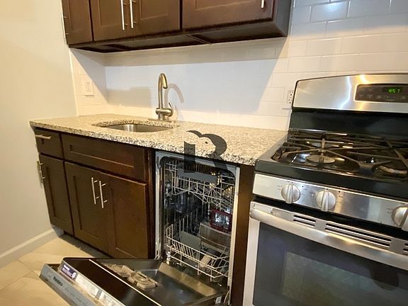 5th image of 961 42nd St #6