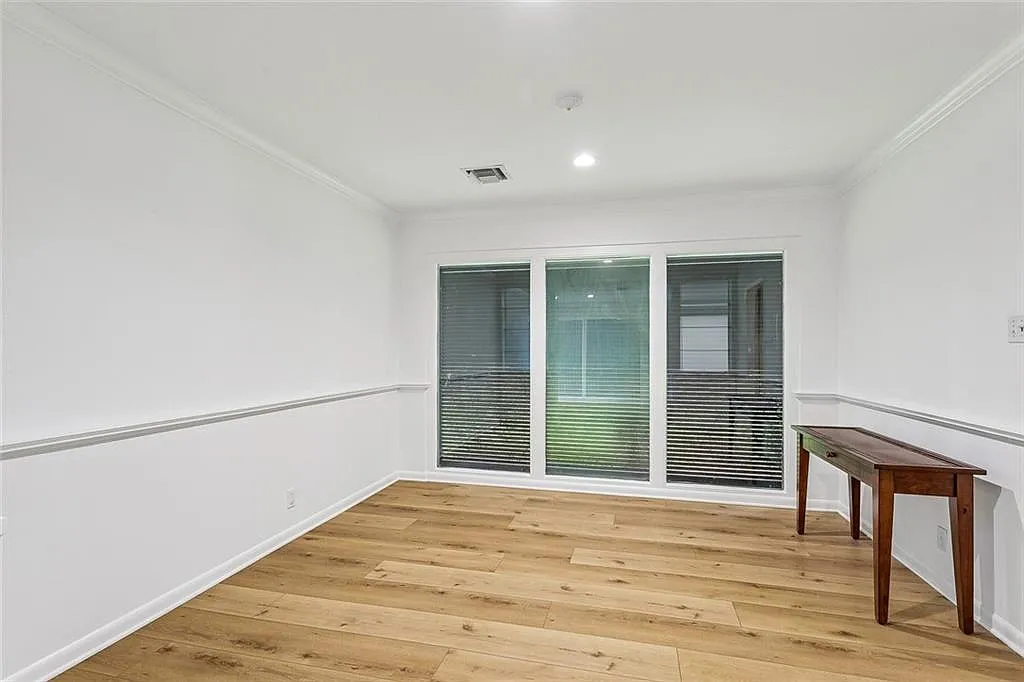 3 bed, 2.5 bath, 2700 sqft, $4,500 — Photo 4