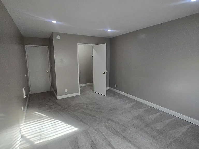520 Van Buren Avenue — Photo 19