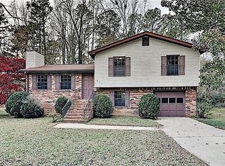 876 Tall Deer Dr, Fairburn, GA