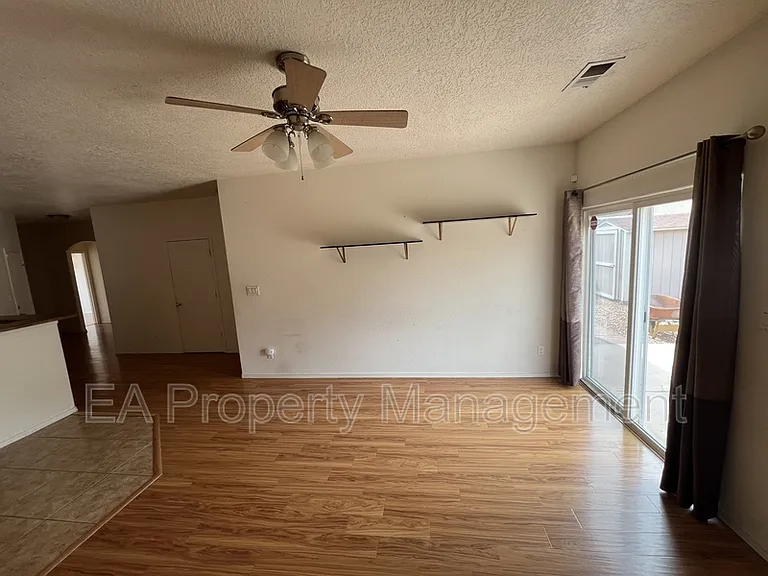 2605 Sarita Ave NW — Photo 5