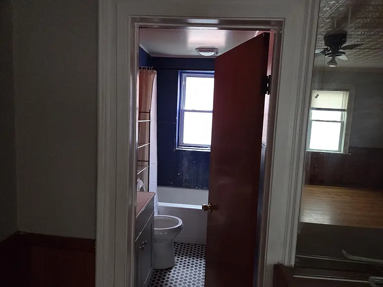 811 N Townsend St — Photo 5