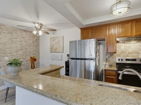 432 Edgehill Ln Unit 3, Oceanside, CA 92054