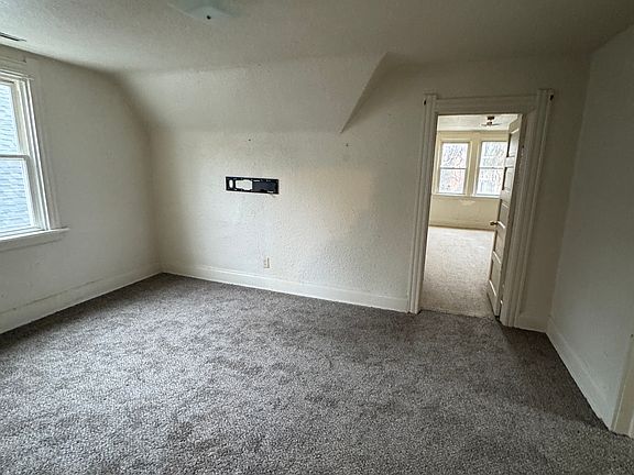 5th image of 240 Dexter St #2