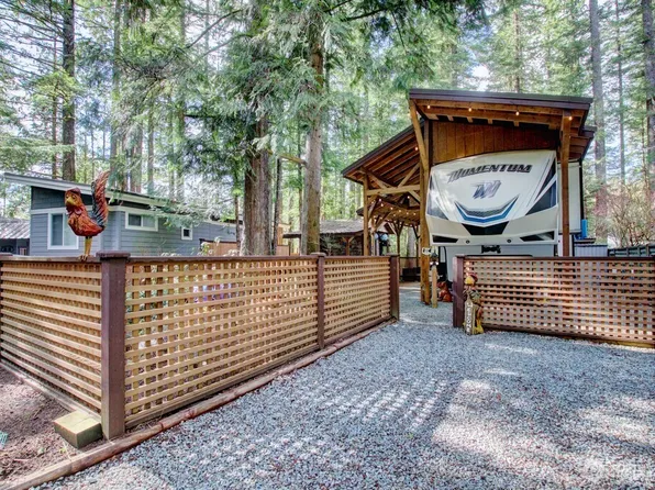 10 Riverside Drive, Deming, WA 98244