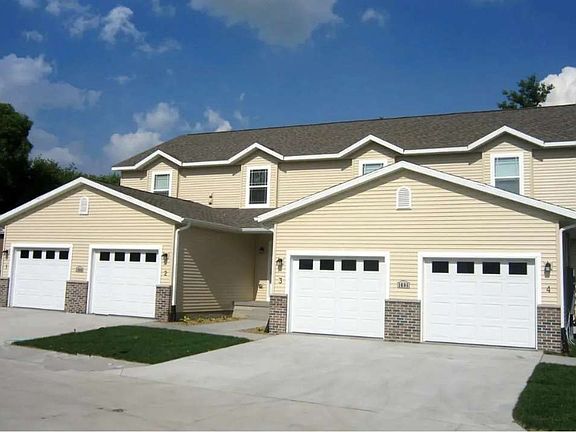 3rd image of 1635 Midland Ct NE