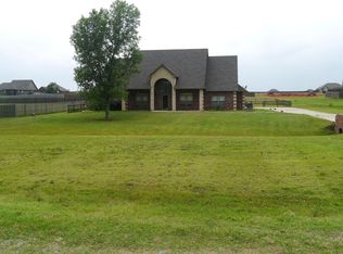 176 NE Road Runner Dr, Fletcher, OK 73541