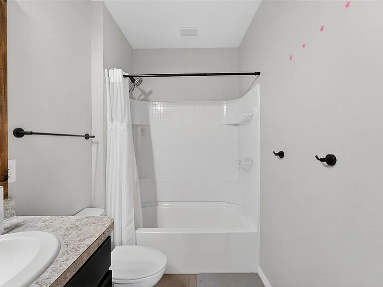 11176 Leland Groves Dr — Photo 44