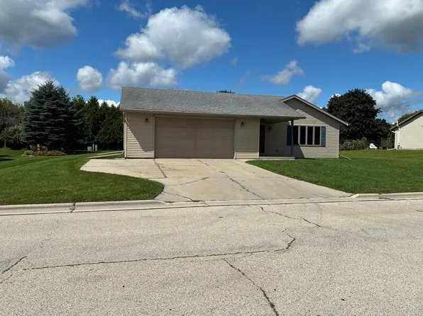117 Concord DRIVE, Sheboygan Falls, WI 53085