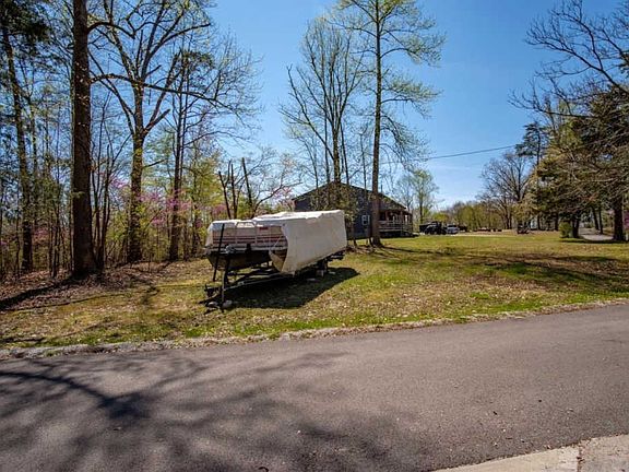 2nd image of 301 Lakeshore Dr