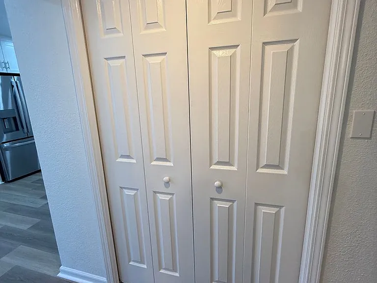 300 Grove Ct — Photo 18