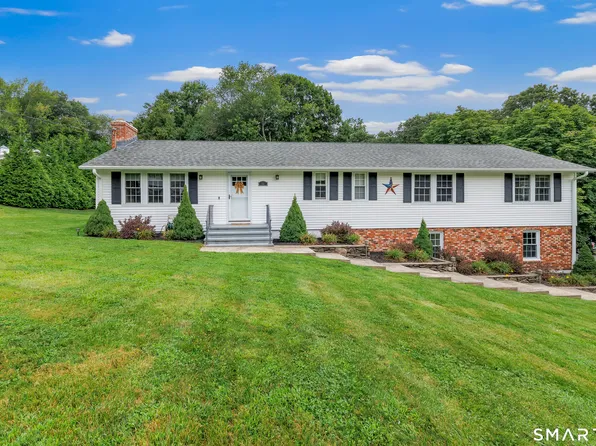 32 Nuthatch Hill Road, Trumbull, CT 06611