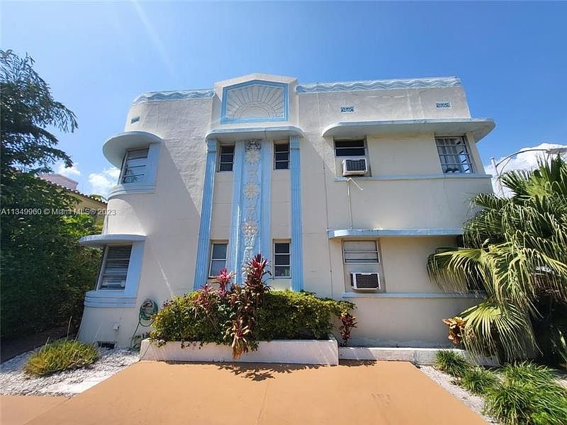 1st image of 850 Jefferson Ave #1A
