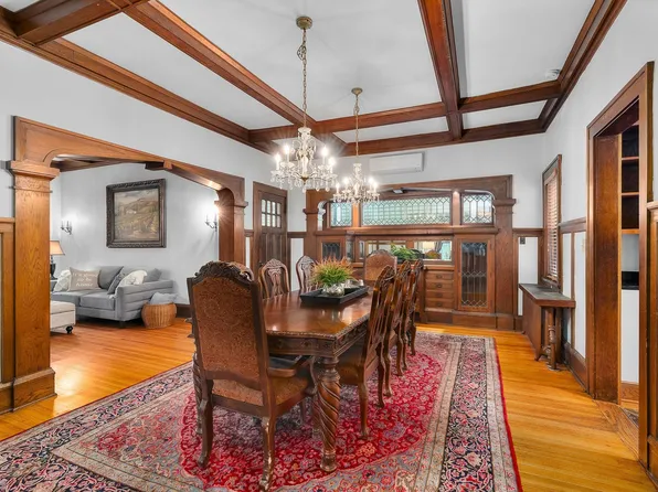 904 Lincoln Ave, Saint Paul, MN 55105