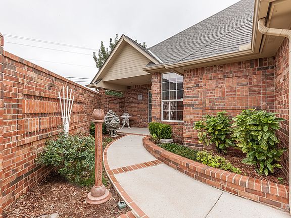 Gracious front entry