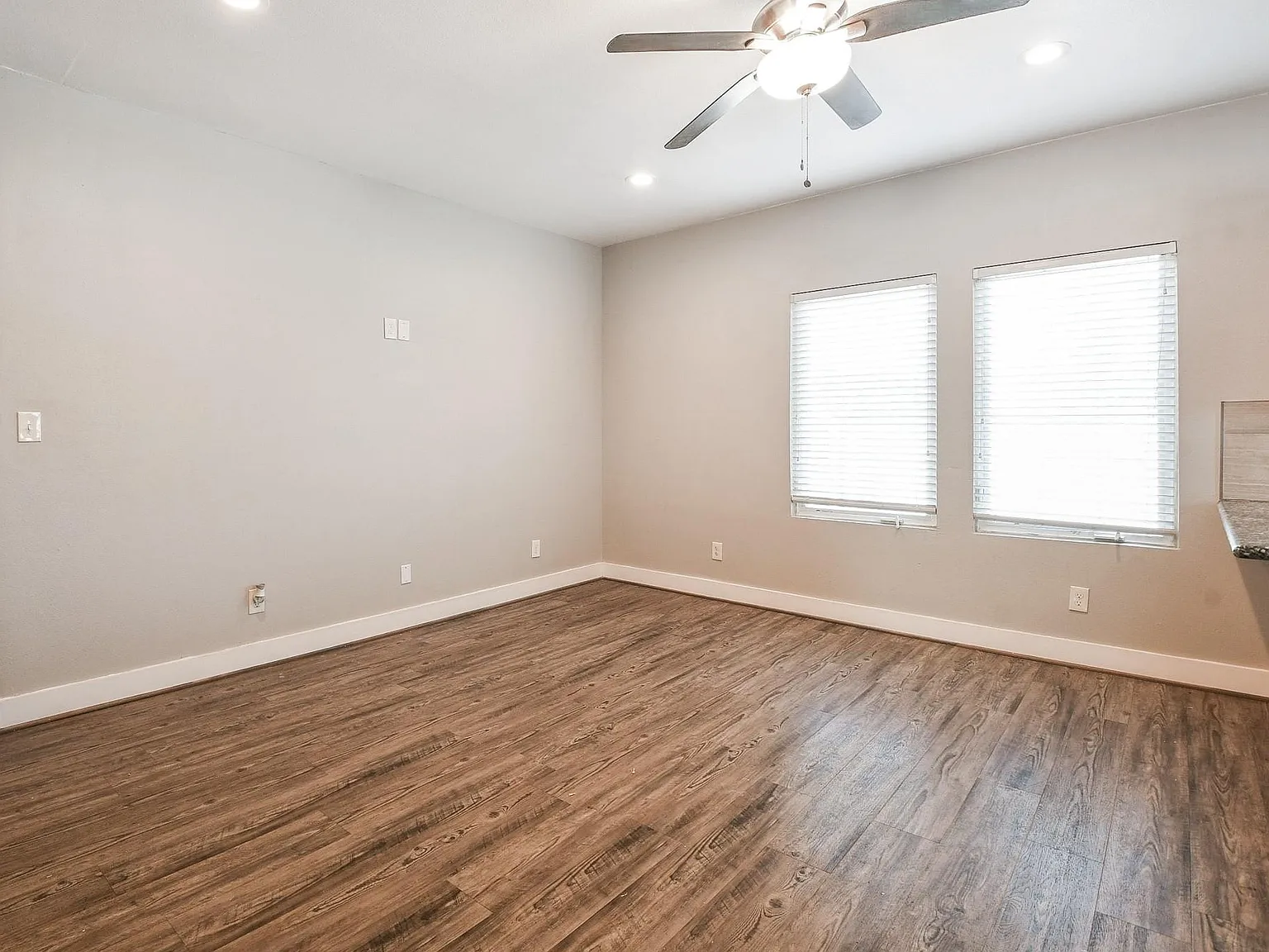 2 bed, 2.0 bath, 1069 sqft, $1,450 — Photo 3