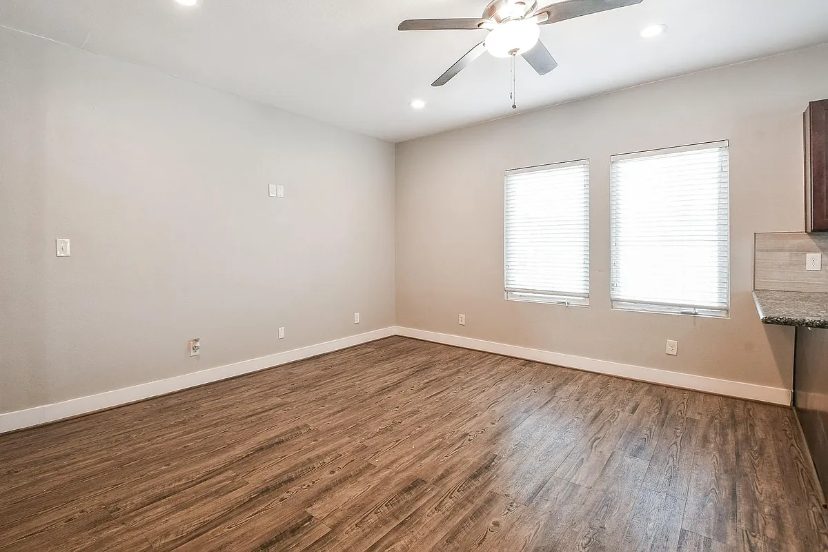 Building Photo - 3249 Dixie Dr #B