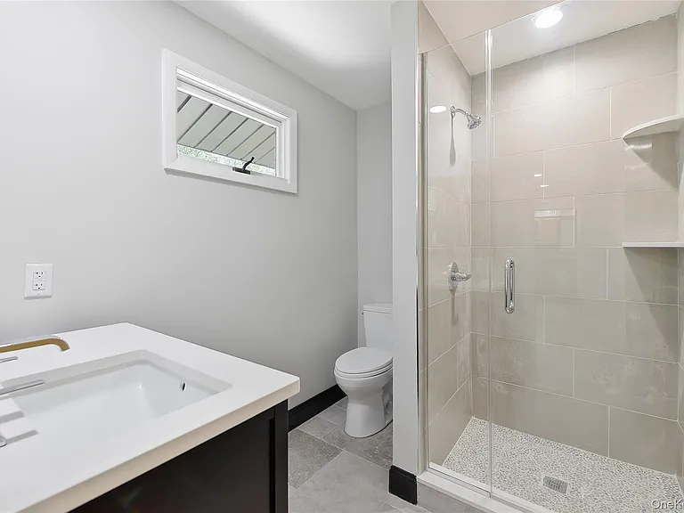 475 N Riverside Rd — Photo 38
