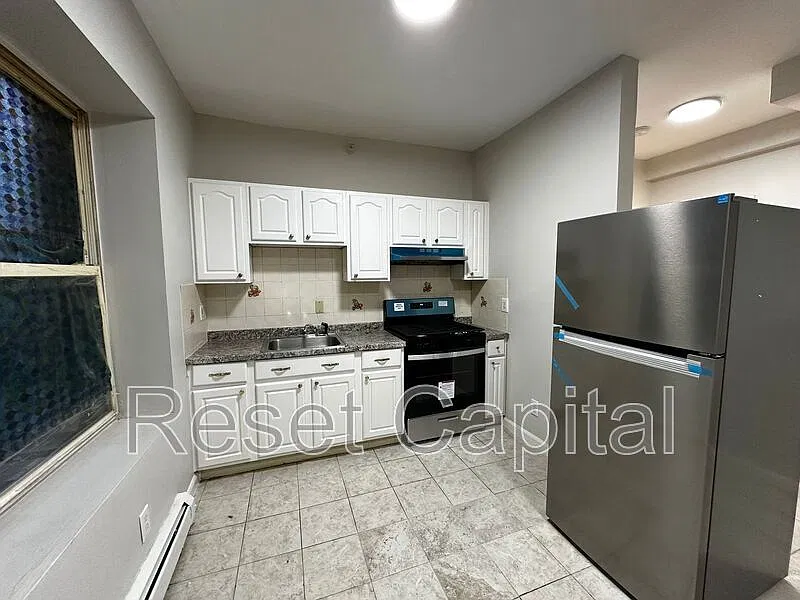 2 bed, 1.0 bath, $1,750 — Photo 1