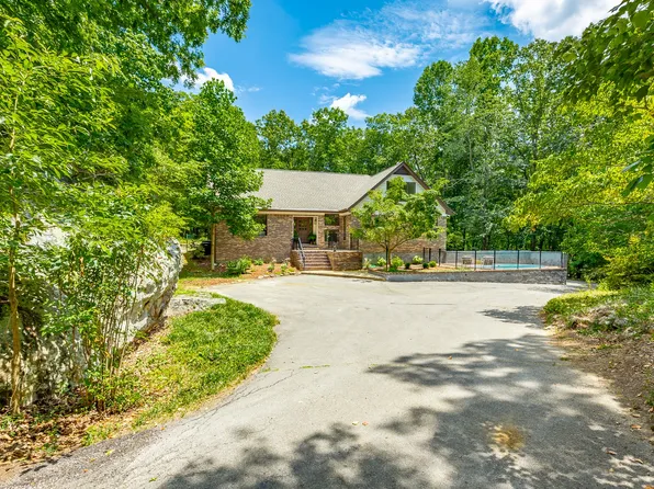 2706 Wilson Ave, Signal Mountain, TN 37377
