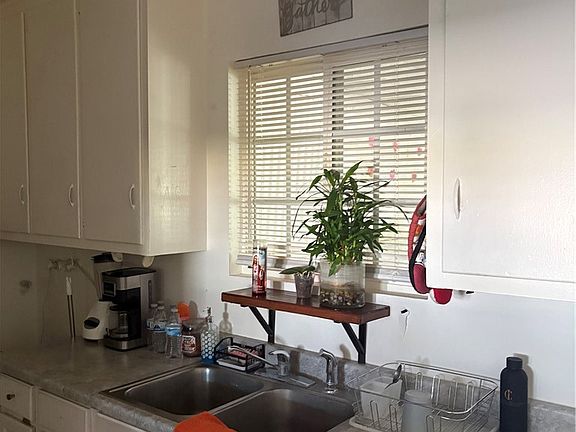 5th image of 2313 Portola St