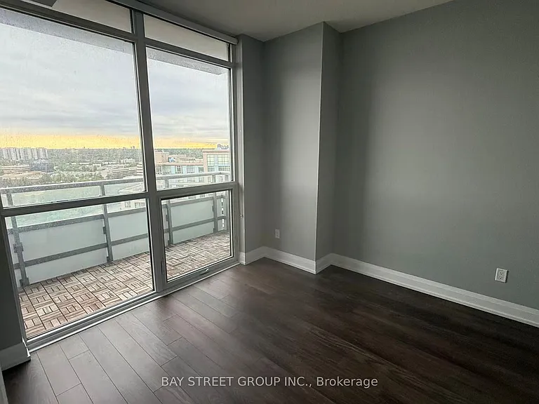 18 Graydon Hall Dr #1503 — Photo 3