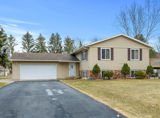 1468 Cottonwood Rd, Saint Cloud, MN 56303