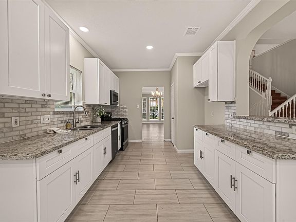 3rd image of 5015 Cottonglen Ct