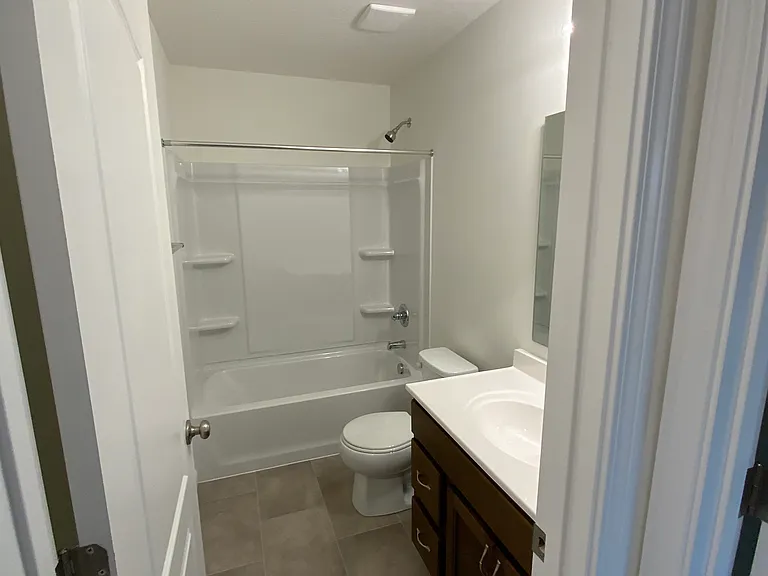 2756 Amberwood Dr — Photo 14