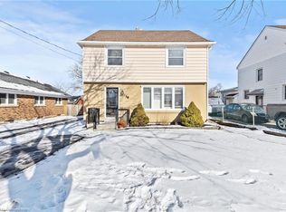 19 Cedardale Ave, Saint Catharines, ON L2P1B2
