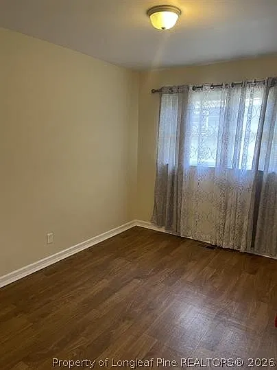 3 bed, 1.0 bath, 864 sqft, $1,300 — Photo 2
