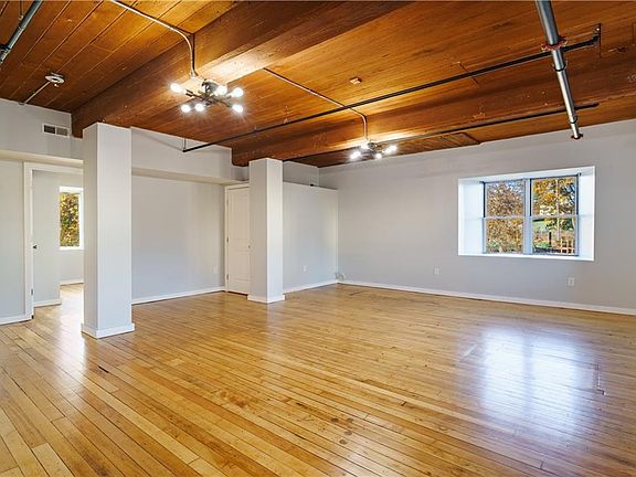 3rd image of 494 Woonasquatucket Ave #204