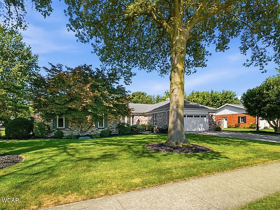 5th image of 1009 Carolyn Dr
